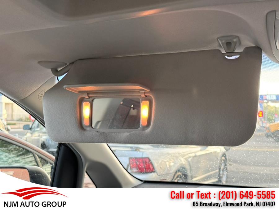 2013 Toyota Sienna XLE 7-Passenger Auto Access Se photo
