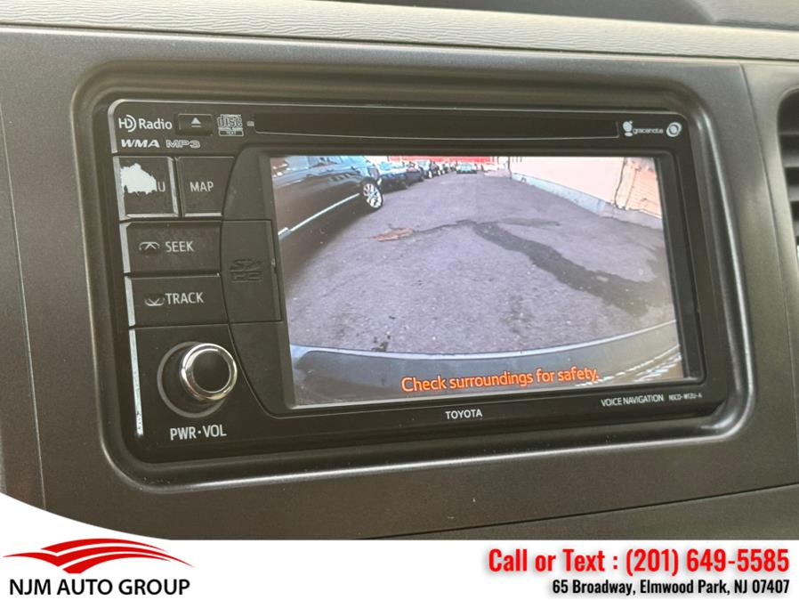 2013 Toyota Sienna XLE 7-Passenger Auto Access Se photo