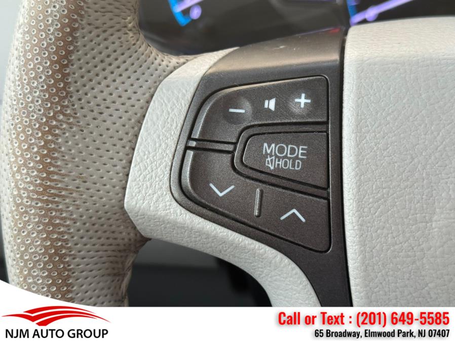 2013 Toyota Sienna XLE 7-Passenger Auto Access Se photo