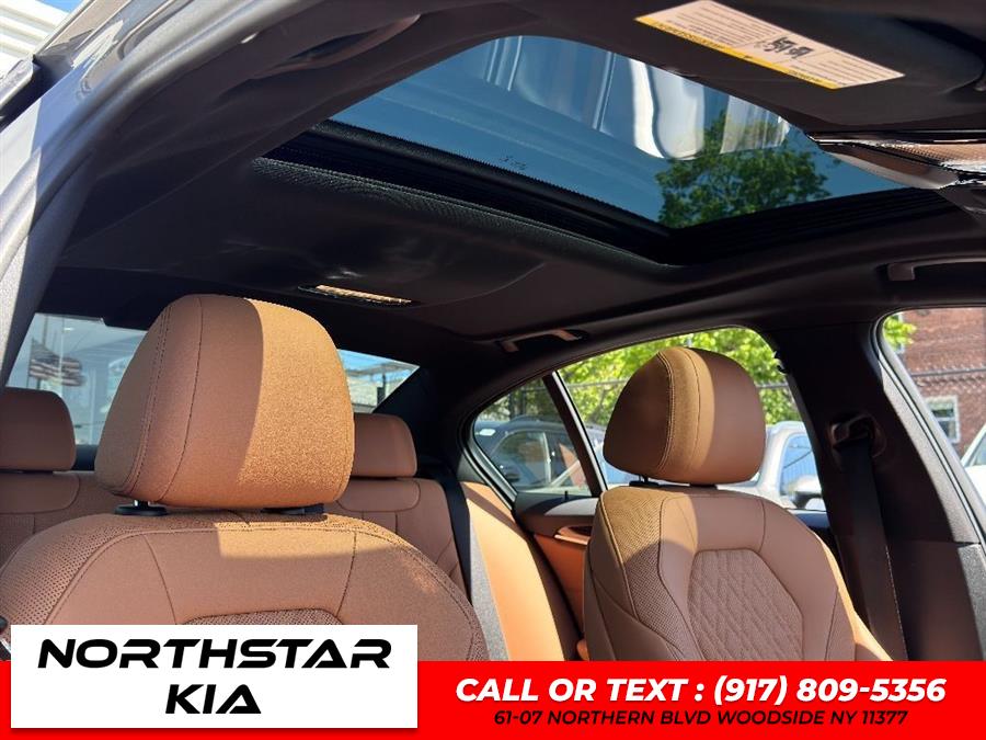 2022 BMW 5-Series 530i xDrive photo