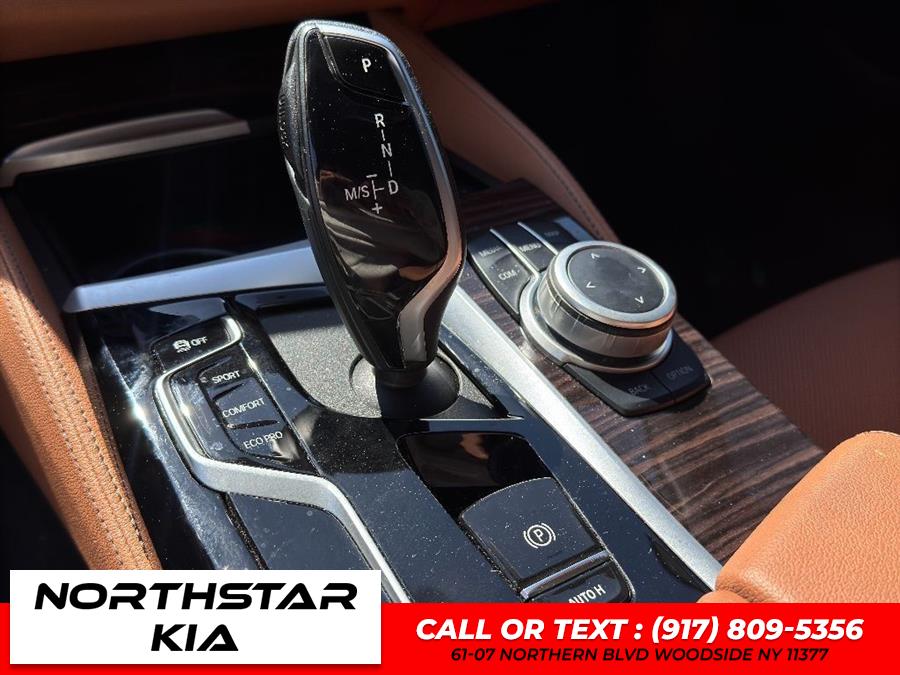 2022 BMW 5-Series 530i xDrive photo