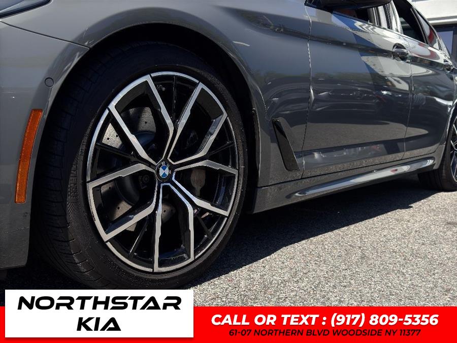 2022 BMW 5-Series 530i xDrive photo