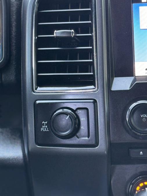 2018 Ford F-150 XLT 4WD SuperCrew 5.5'' Box photo