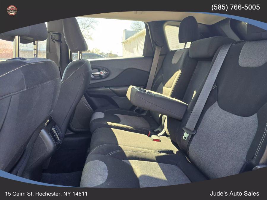 2016 Jeep Cherokee Sport SUV 4D photo