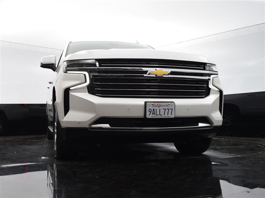 2022 Chevrolet Suburban LT photo