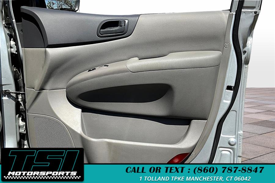 2014 Kia Sedona LX photo
