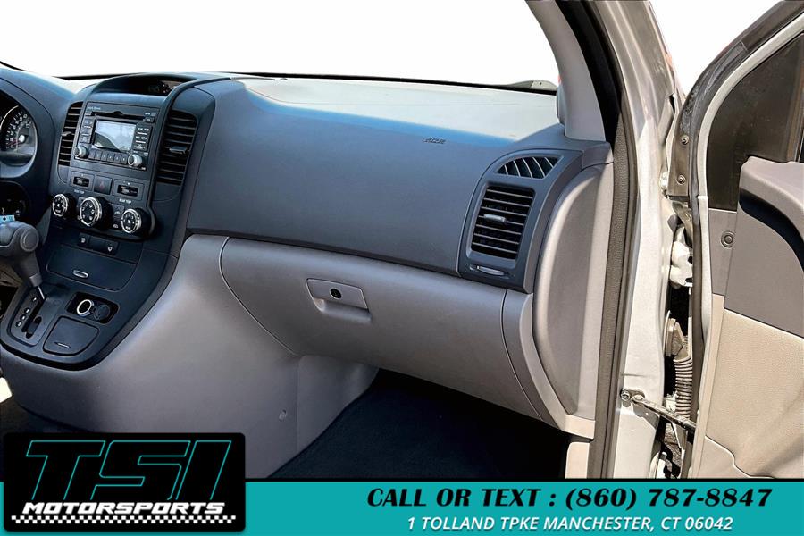 2014 Kia Sedona LX photo