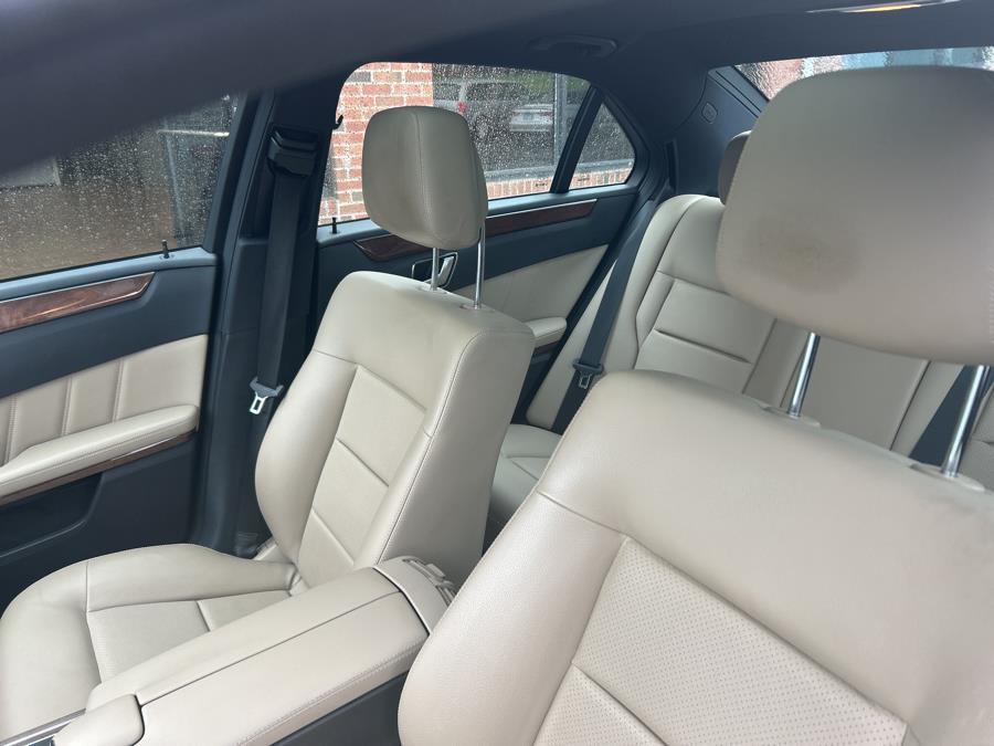 2012 Mercedes-Benz E-Class E350 4MATIC Luxury photo