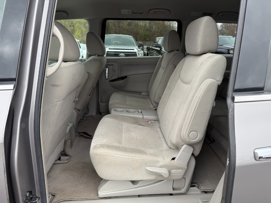2011 Nissan Quest 3.5 S photo