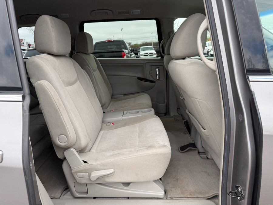 2011 Nissan Quest 3.5 S photo