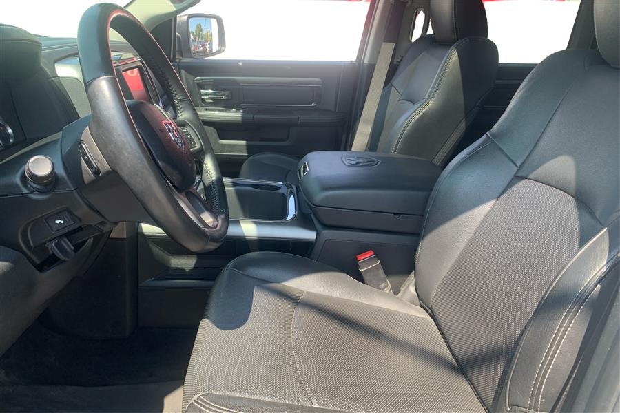 2017 RAM 1500 4WD Crew Cab 140.5