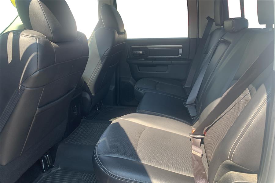 2017 RAM 1500 4WD Crew Cab 140.5
