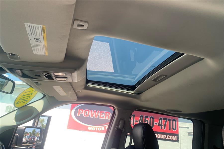 2017 RAM 1500 4WD Crew Cab 140.5