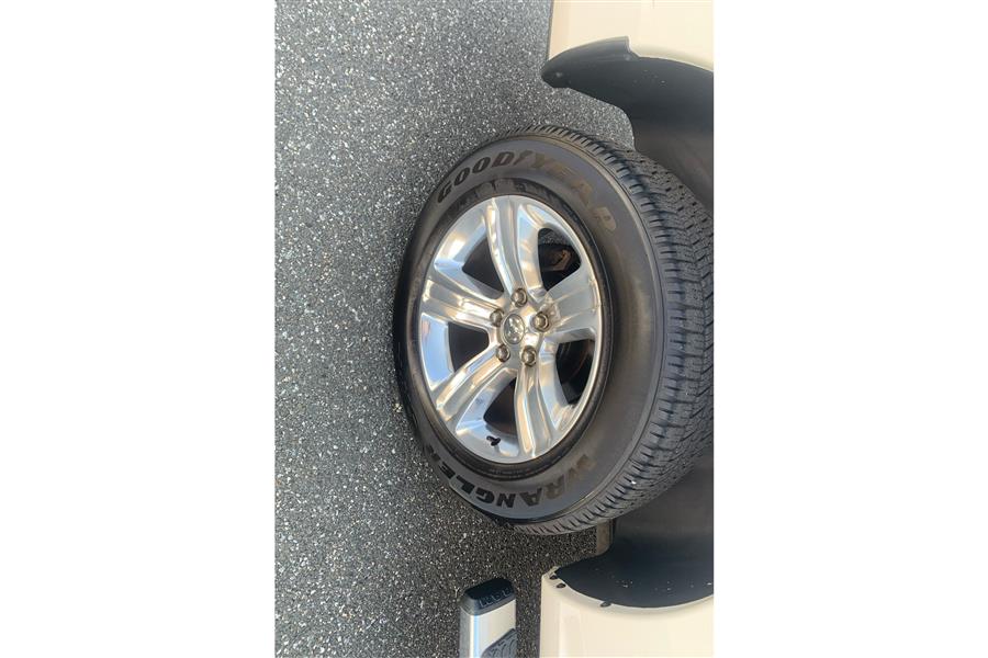2017 RAM 1500 4WD Crew Cab 140.5