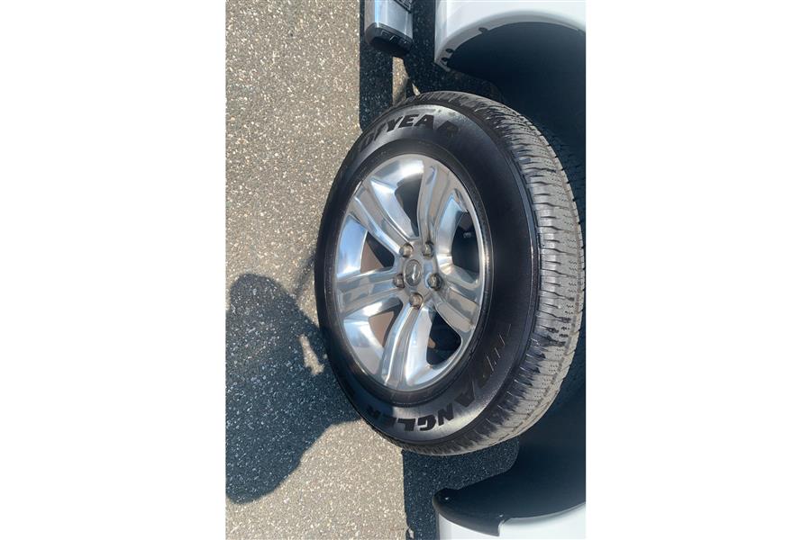 2017 RAM 1500 4WD Crew Cab 140.5