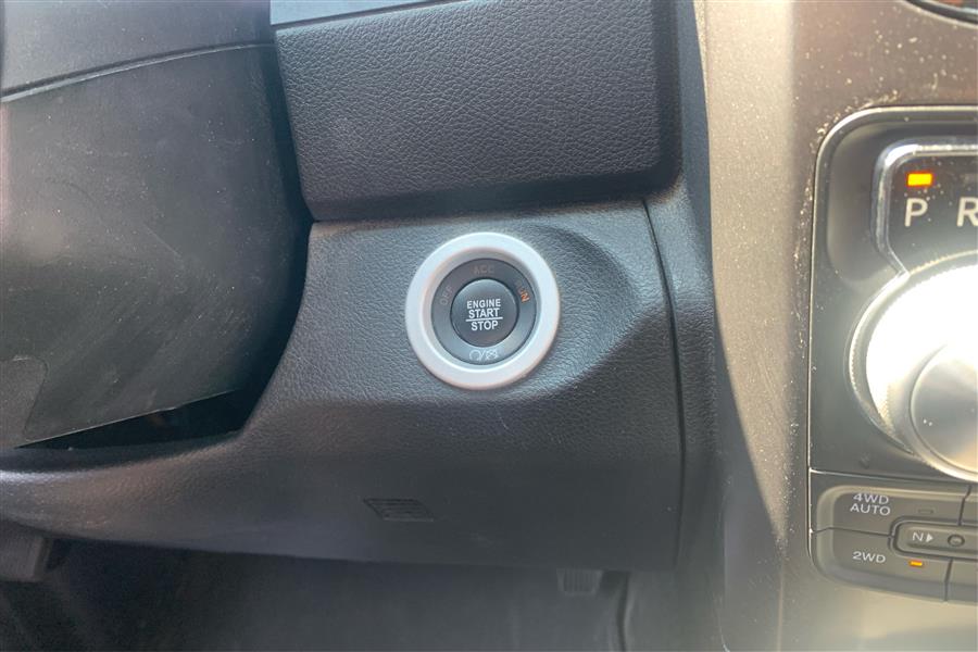 2017 RAM 1500 4WD Crew Cab 140.5