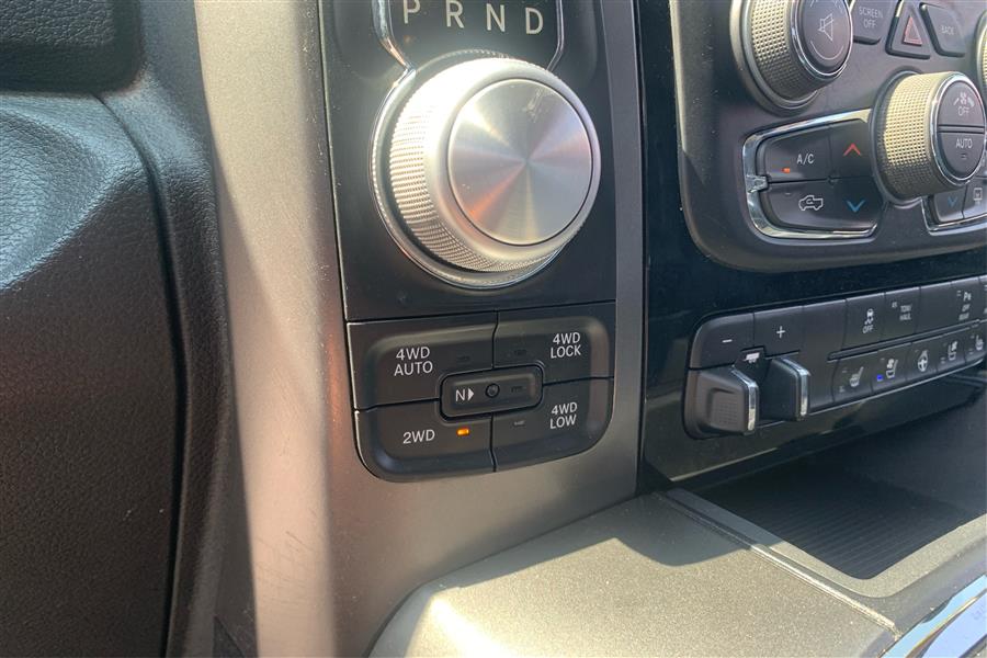2017 RAM 1500 4WD Crew Cab 140.5