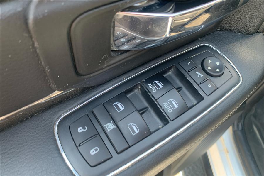2017 RAM 1500 4WD Crew Cab 140.5