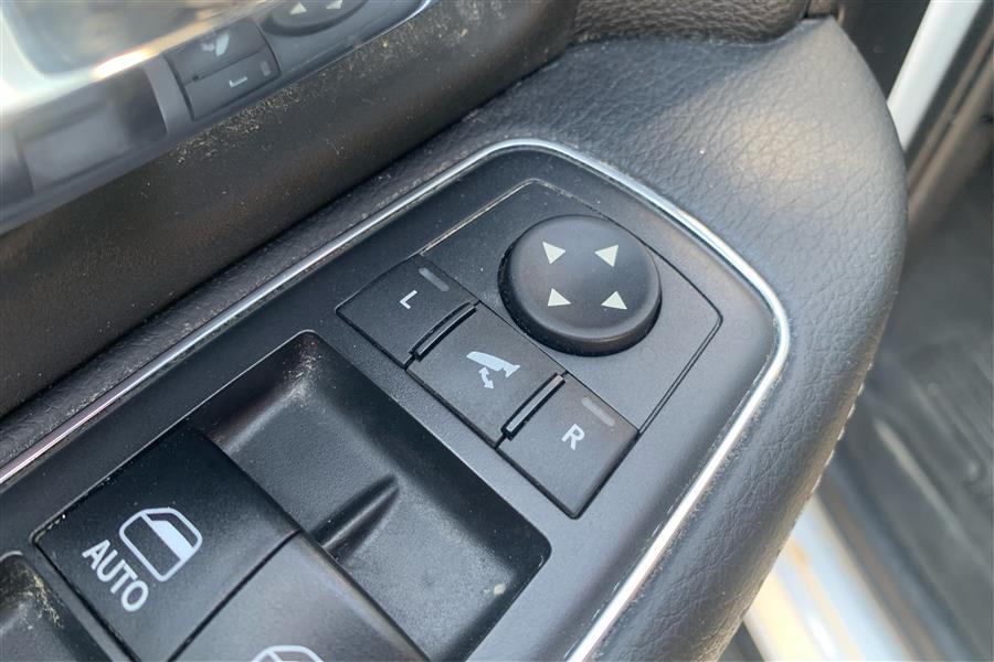 2017 RAM 1500 4WD Crew Cab 140.5