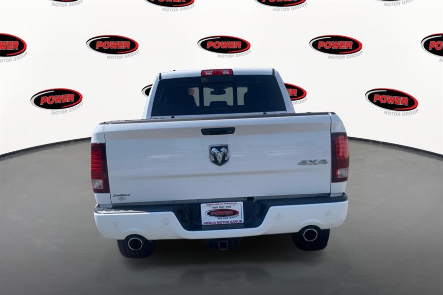 2017 RAM 1500 4WD Crew Cab 140.5