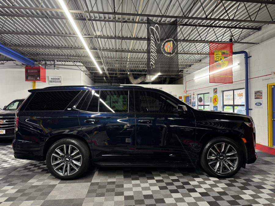 2022 Cadillac Escalade 4WD 4dr Sport photo
