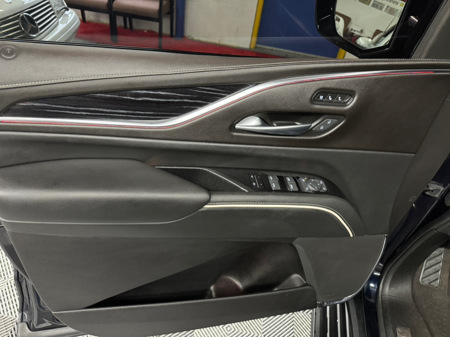 2022 Cadillac Escalade 4WD 4dr Sport photo