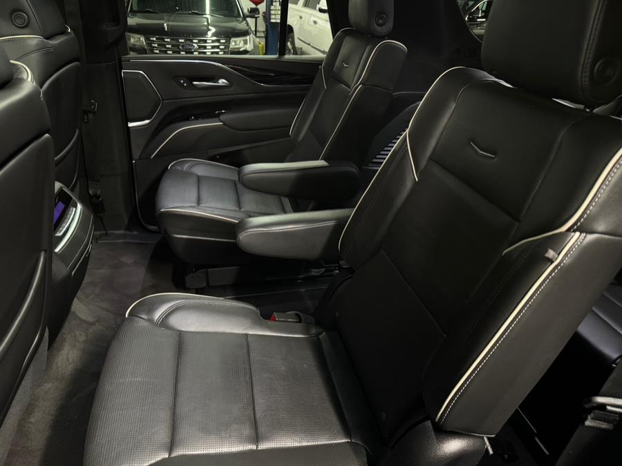 2022 Cadillac Escalade 4WD 4dr Sport photo