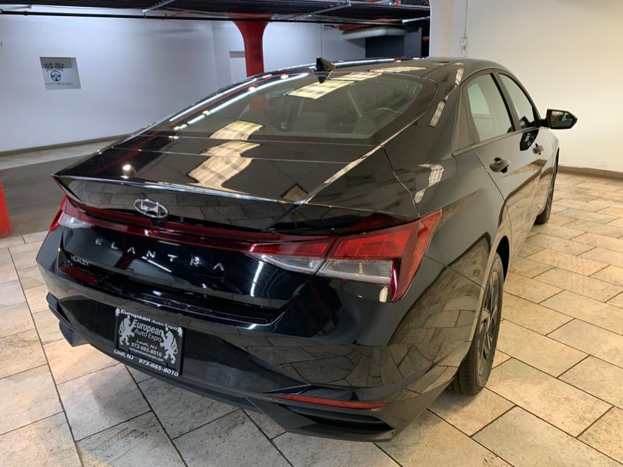 2022 Hyundai Elantra SEL IVT photo