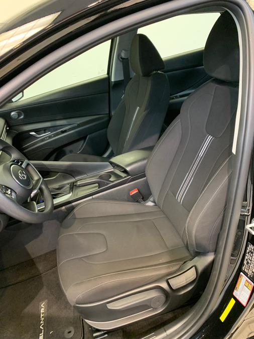 2022 Hyundai Elantra SEL IVT photo