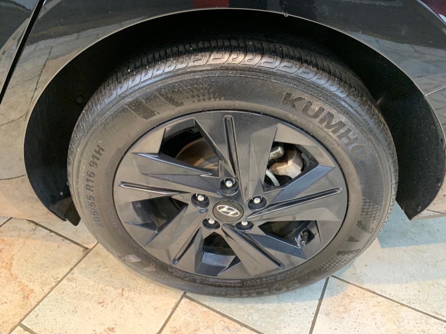 2022 Hyundai Elantra SEL IVT photo
