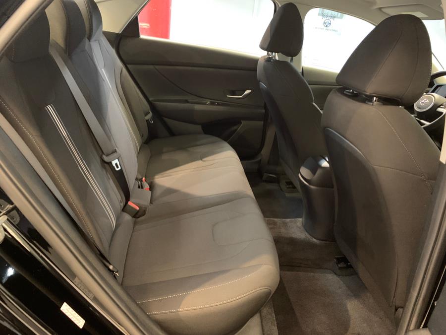 2022 Hyundai Elantra SEL IVT photo