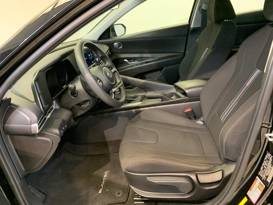 2022 Hyundai Elantra SEL IVT photo