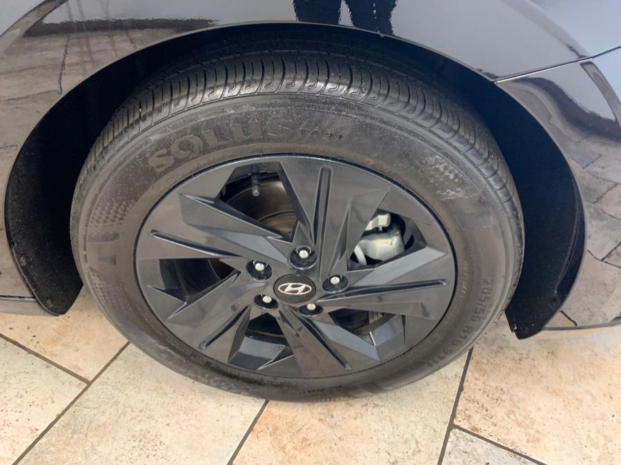 2022 Hyundai Elantra SEL IVT photo