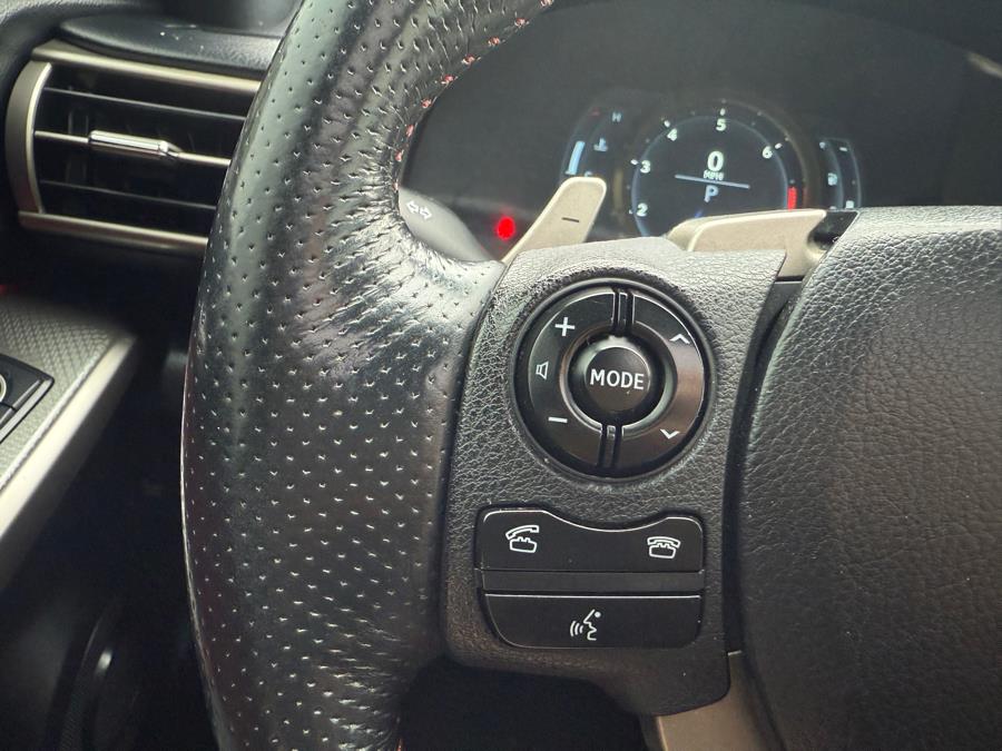 2016 Lexus IS 350 photo