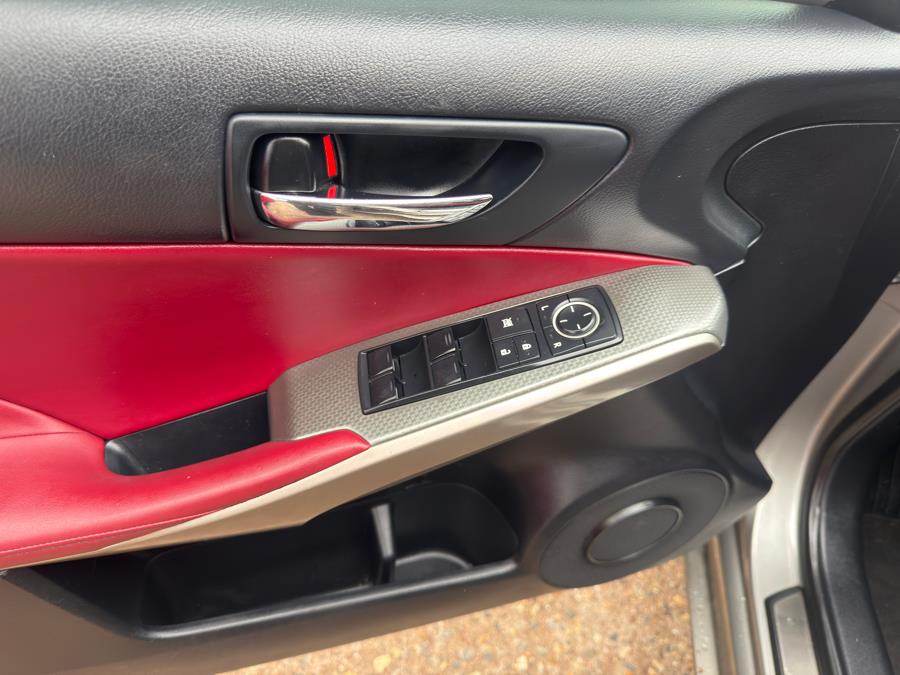 2016 Lexus IS 350 photo