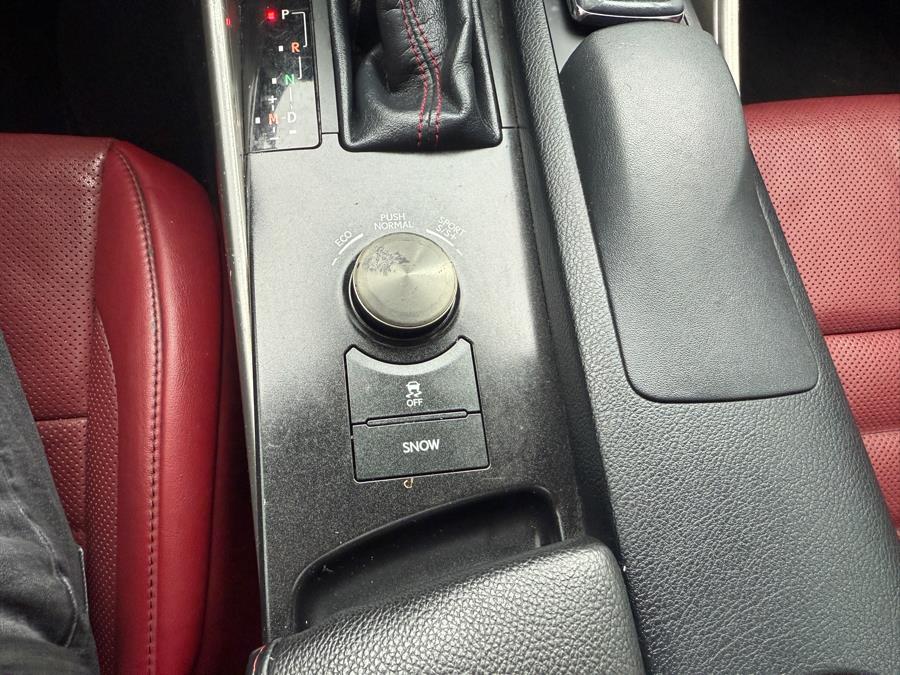 2016 Lexus IS 350 photo