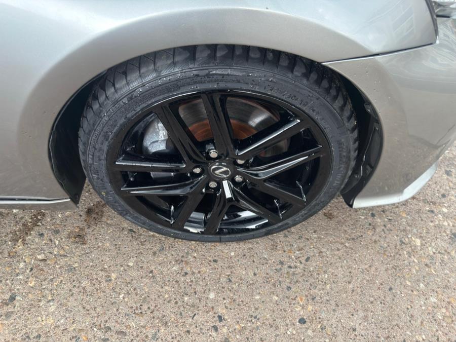 2016 Lexus IS 350 photo