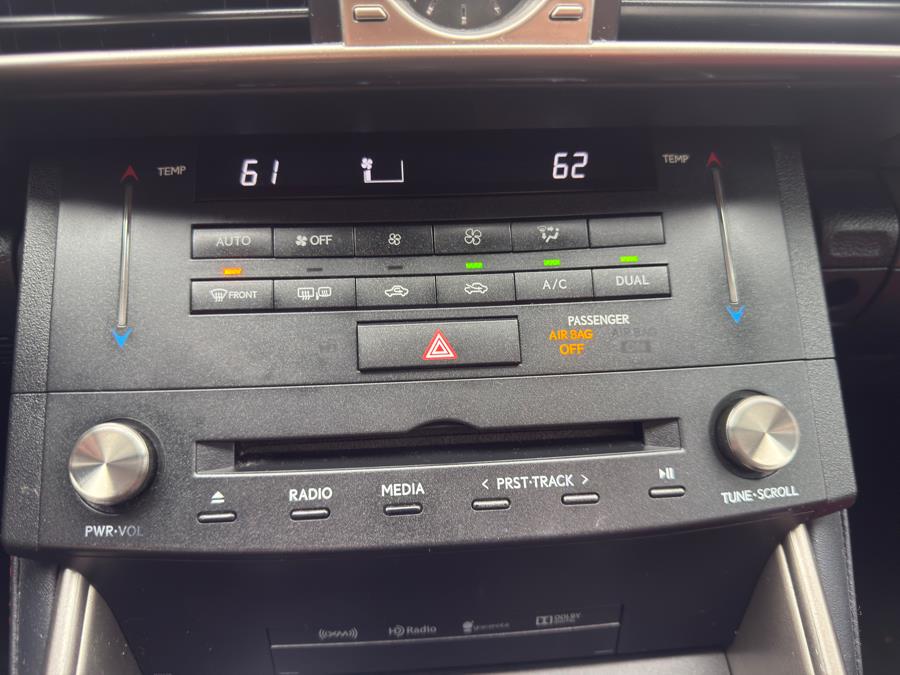 2016 Lexus IS 350 photo