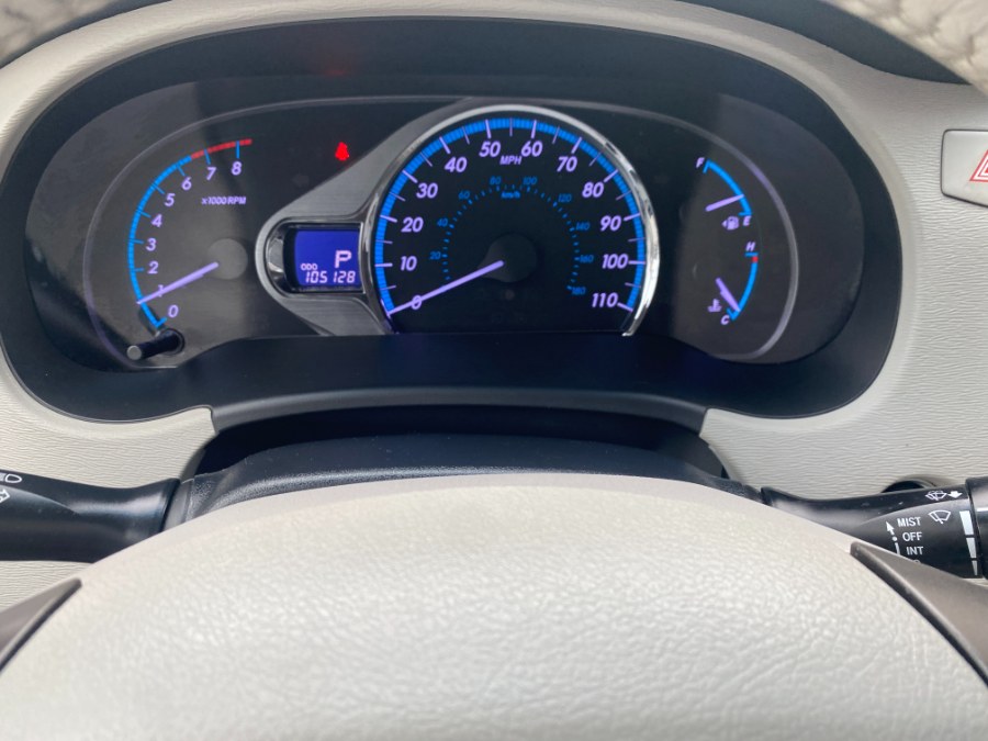 2012 Toyota Sienna XLE 7-Passenger Auto Access Se photo