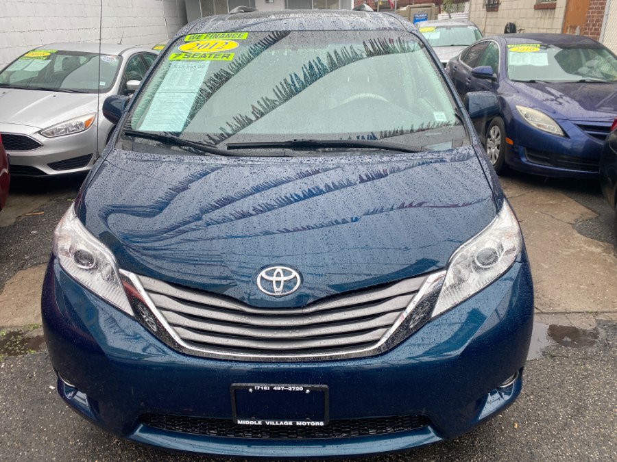 2012 Toyota Sienna XLE 7-Passenger Auto Access Se photo