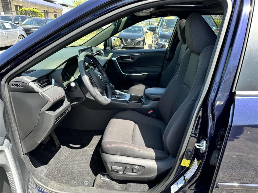 2022 Toyota RAV4 Prime SE photo