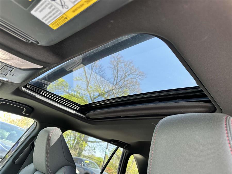 2022 Toyota RAV4 Prime SE photo