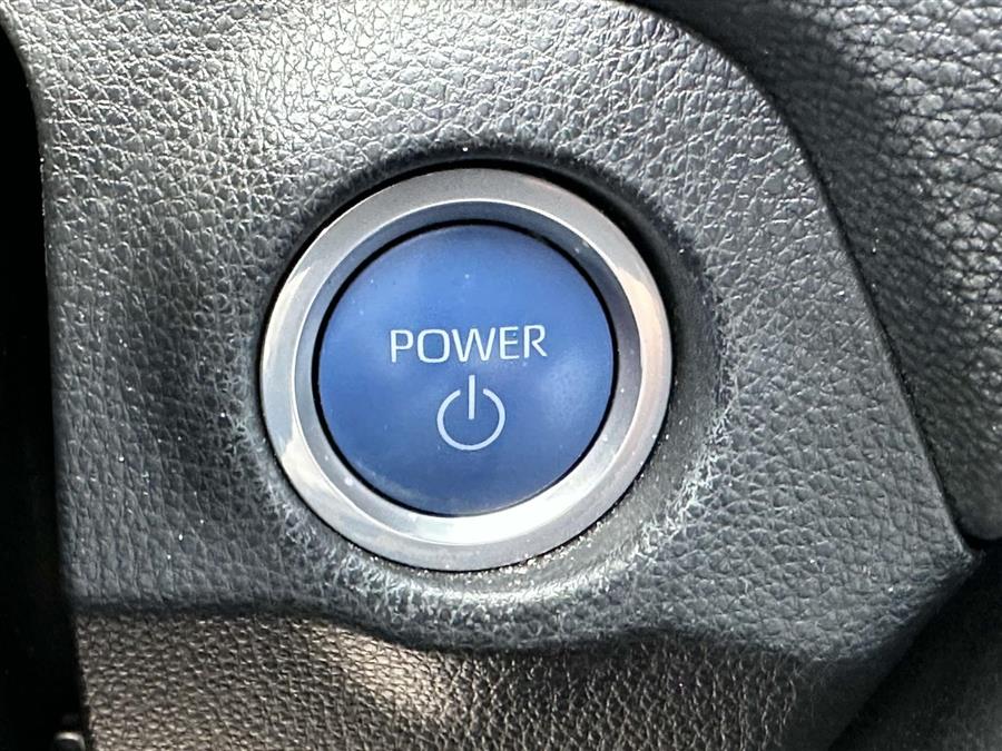 2022 Toyota RAV4 Prime SE photo