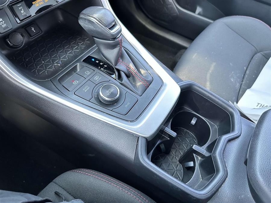 2022 Toyota RAV4 Prime SE photo