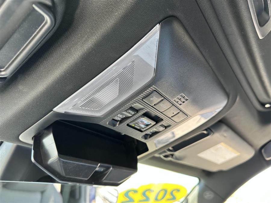2022 Toyota RAV4 Prime SE photo