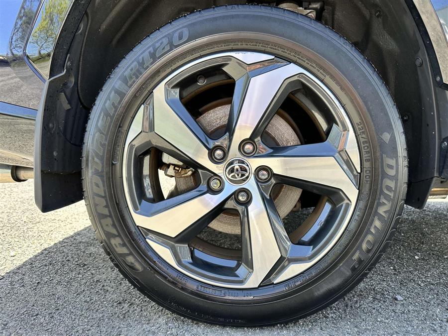 2022 Toyota RAV4 Prime SE photo