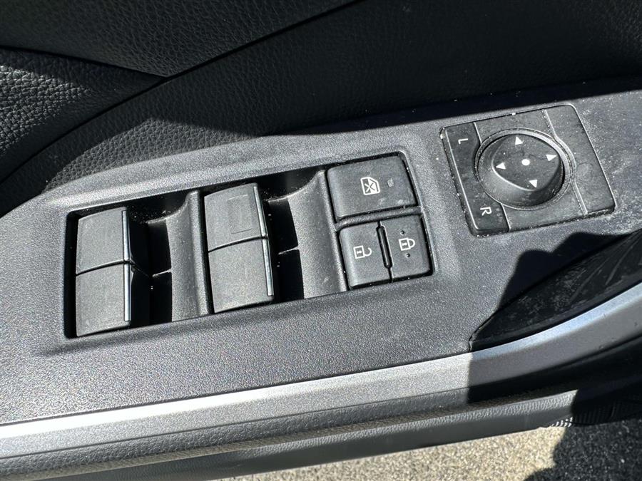2022 Toyota RAV4 Prime SE photo