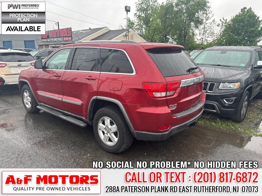 2011 Jeep Grand Cherokee Laredo photo
