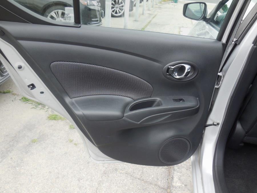 2019 Nissan VERSA SEDAN SV CVT photo