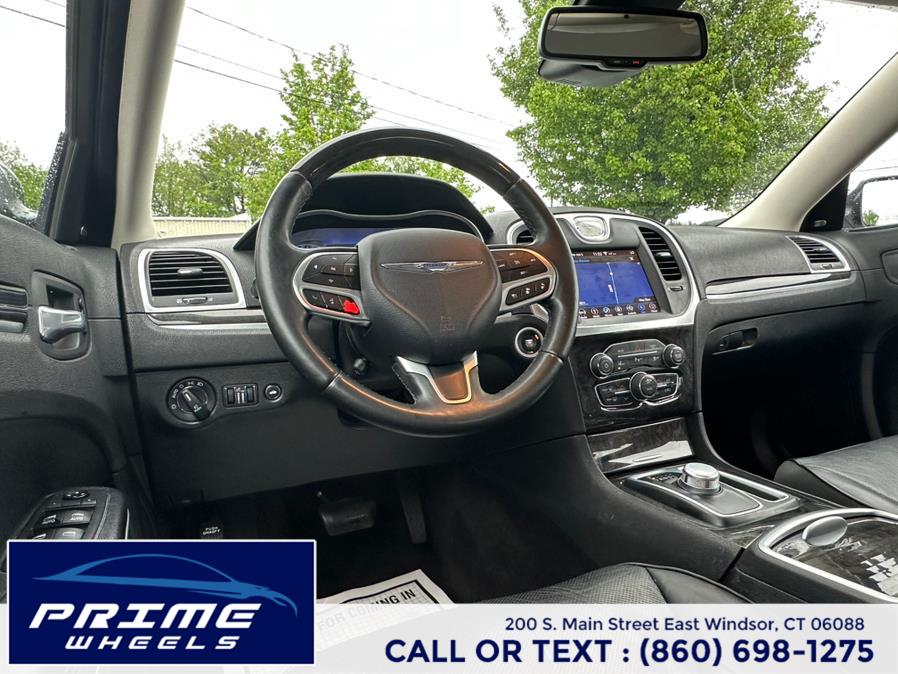2018 Chrysler 300 Limited RWD photo